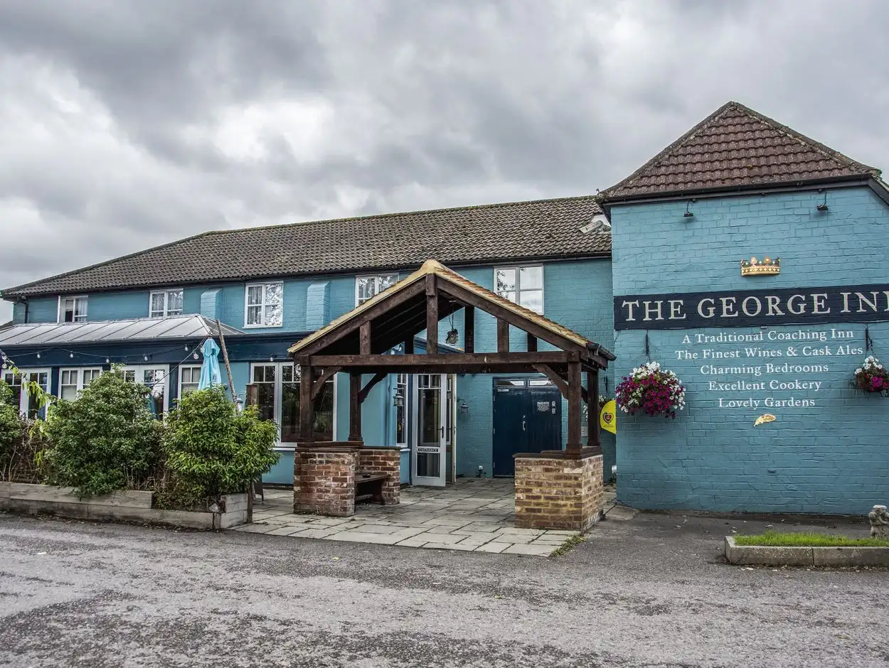 The George Inn: Where River Whispers Meet Culinary Wonders